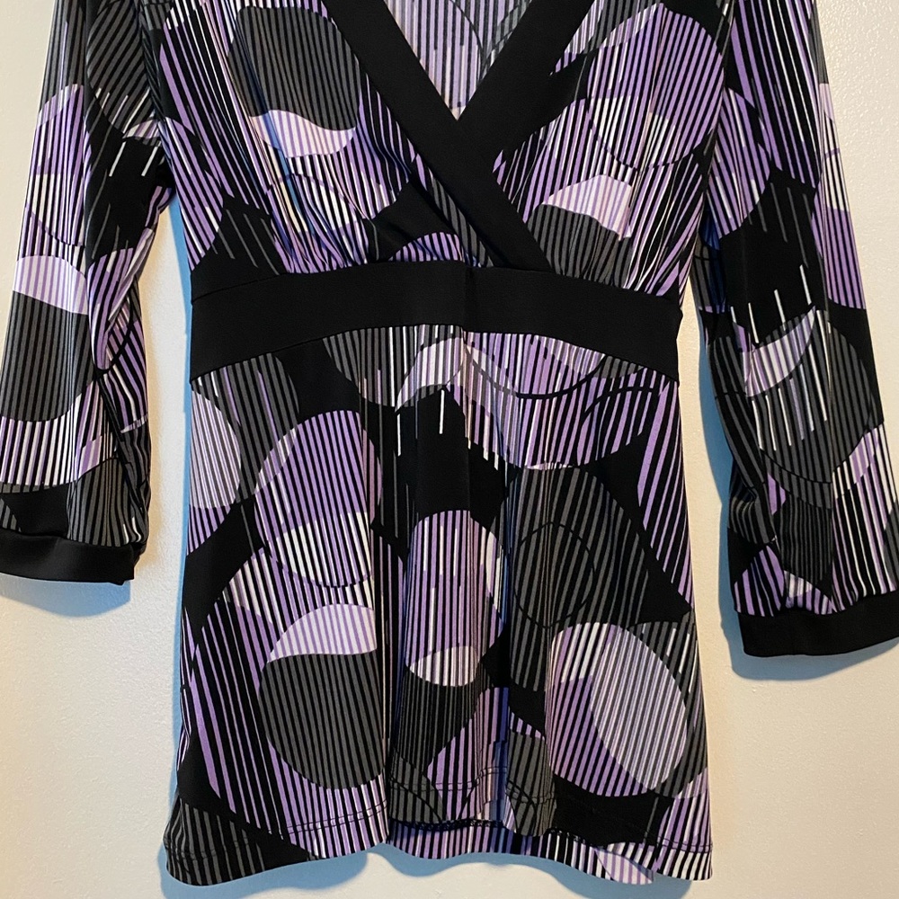 JESSICA V-NECK BLOUSE WITH TIED BACK - Picture 10 of 15